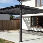 Pergola bioclimatique : un chantier qui valorise la maison